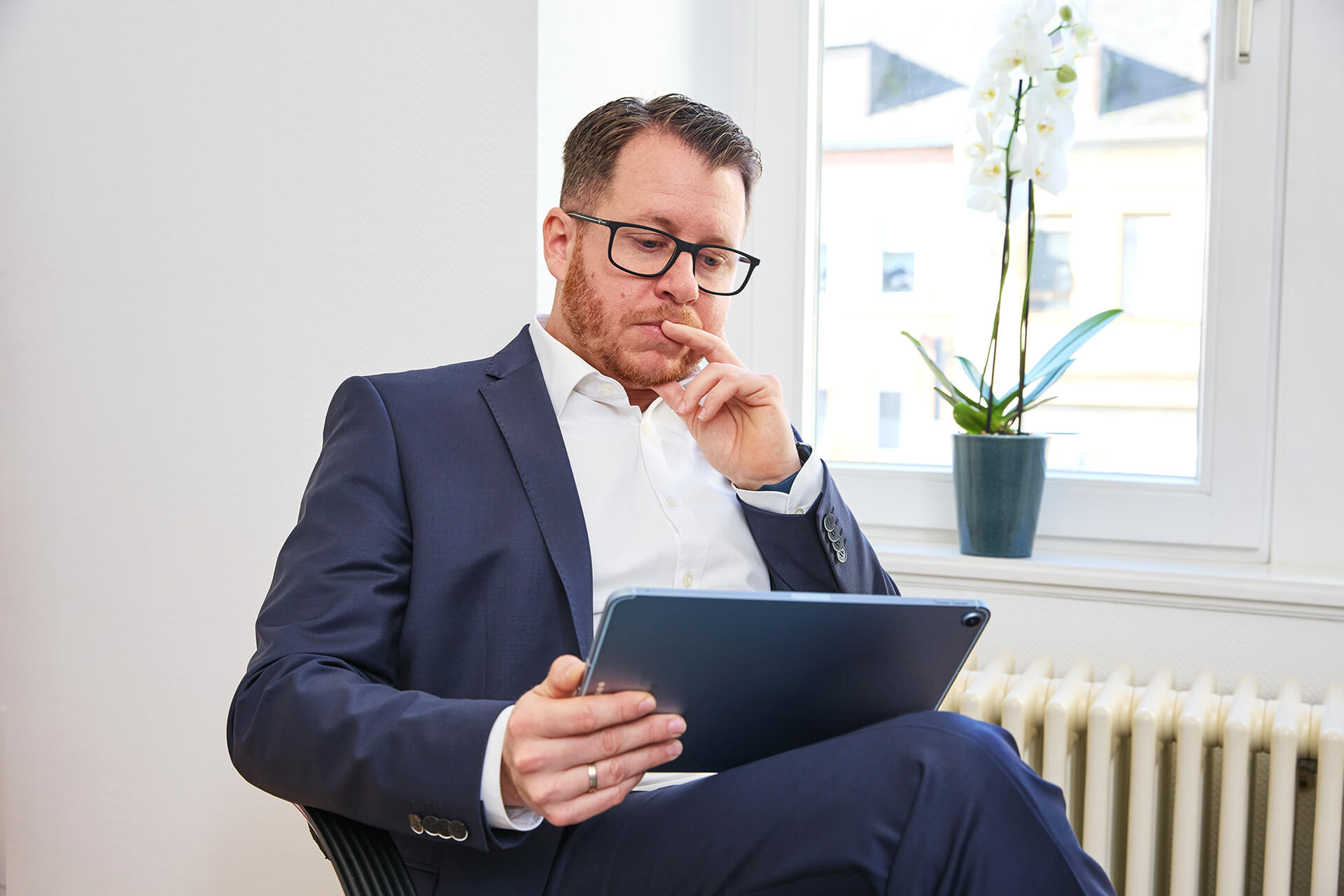 Beratungsgespräch zur Unternehmensnachfolge in einer Steuerkanzlei